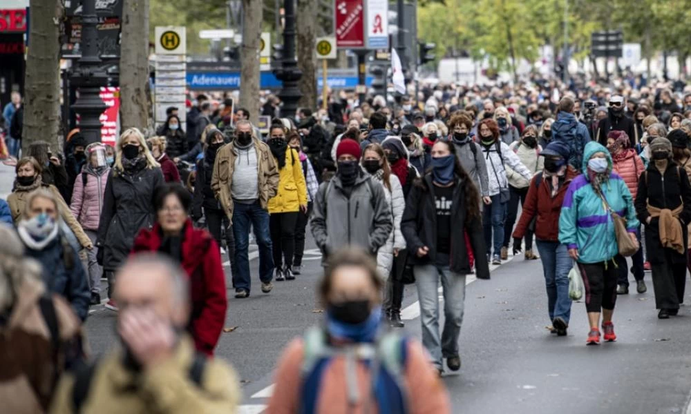 Γερμανία: Θερίζει ο κορονοϊός-Πάνω από 7.000 κρούσματα και 3 θάνατοι σε 24 ώρες
